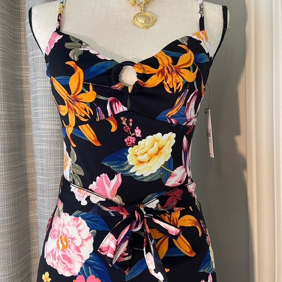 Brand new with tag Jumpsuit with slit both sides - Picture 2 of 7